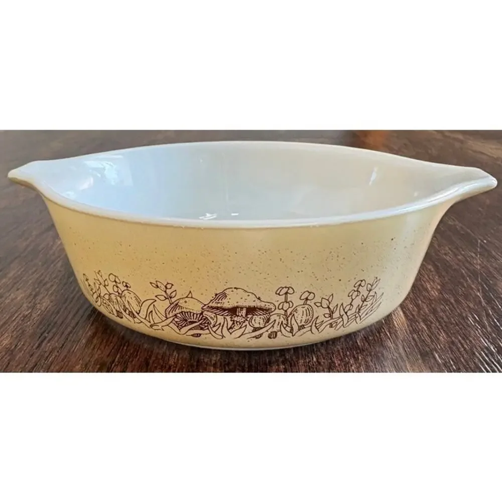 Pyrex Forest Fancies Small Casserole Dish 471 Vintage 1 Pint Round White Almond
